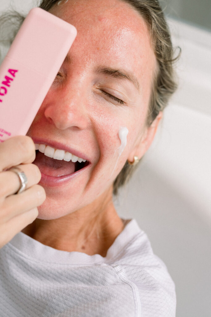 dollup BYOMA moisturizer on face